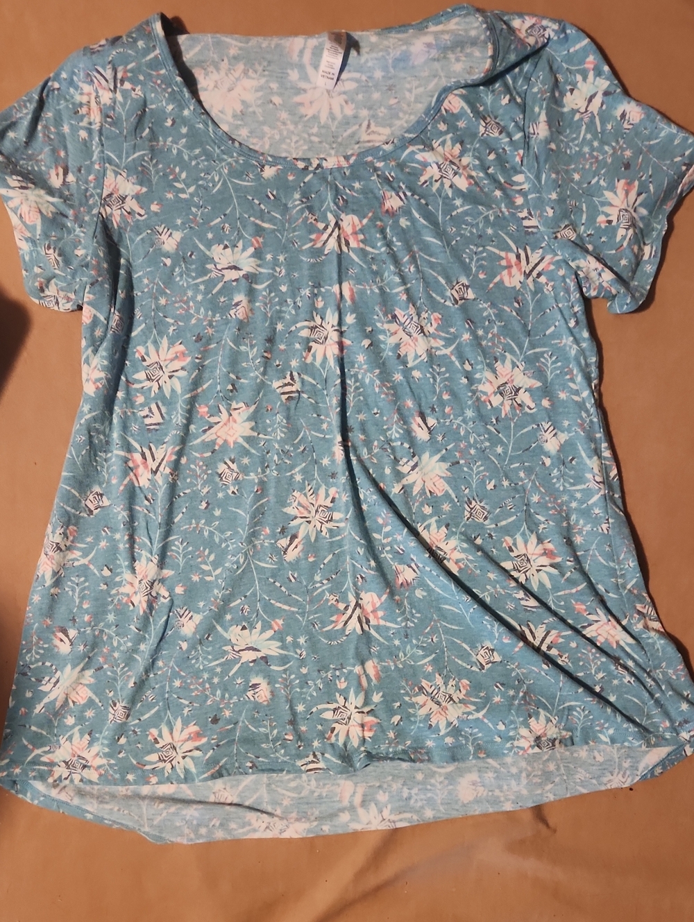 LuLaRoe Short Sleeve Tee in Aqua Blue Floral